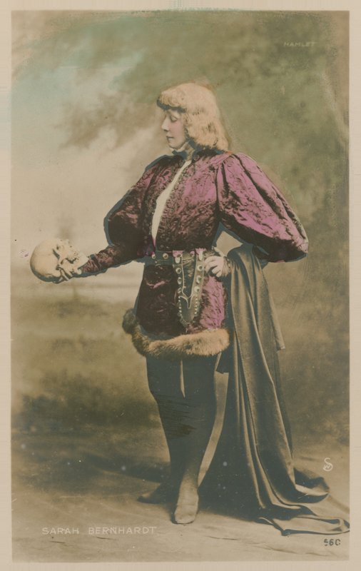 Sarah Bernhardt en traje como Hamlet de French Photographer