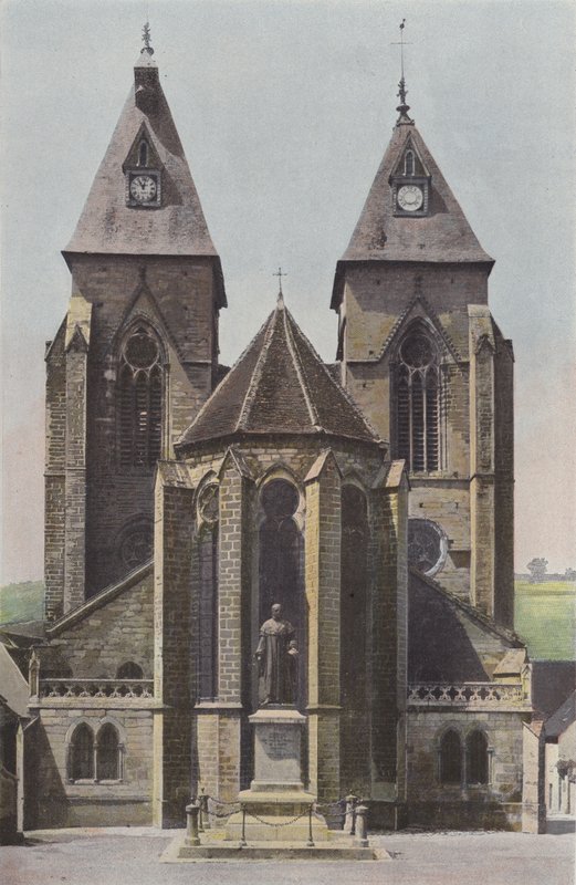Varzy, Iglesia, Ábside y campanarios de French Photographer