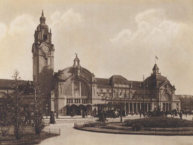 Wiesbaden, estación central (foto b/n) de German Photographer