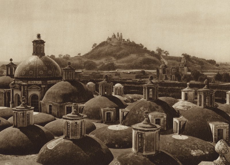 México: Pirámide de Cholula (foto b/n) de Hugo Brehme