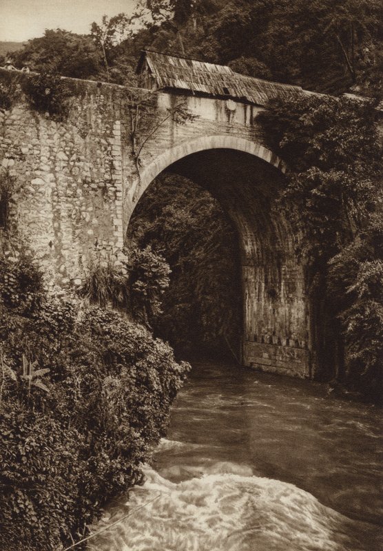 Mexico: Puente de Atoyac (b/w photo) de Hugo Brehme