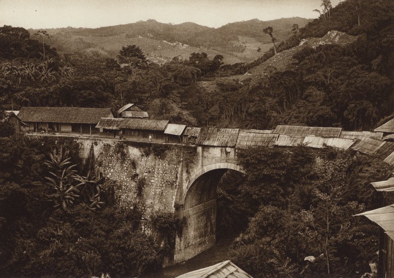 Mexico: Puente de Atoyac (b/w photo) de Hugo Brehme
