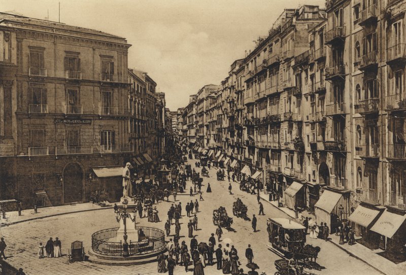 Nápoles: Via Roma Gia