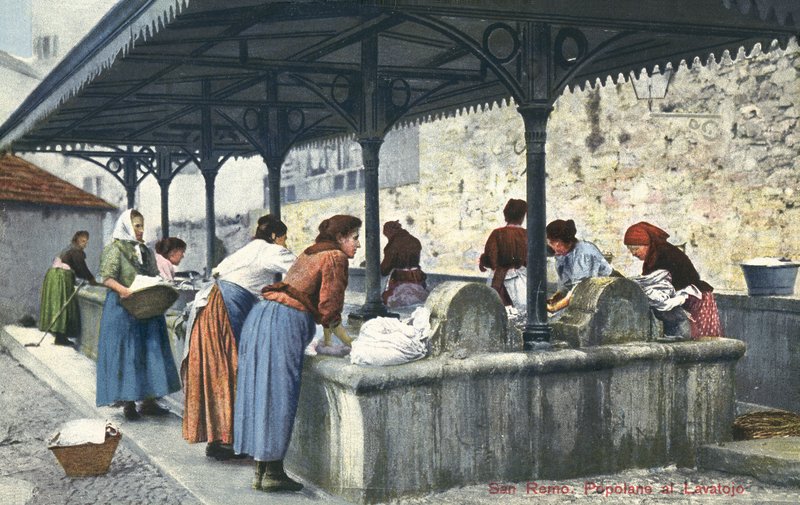 San Remo, Italia, mujeres lavando ropa de Italian Photographer