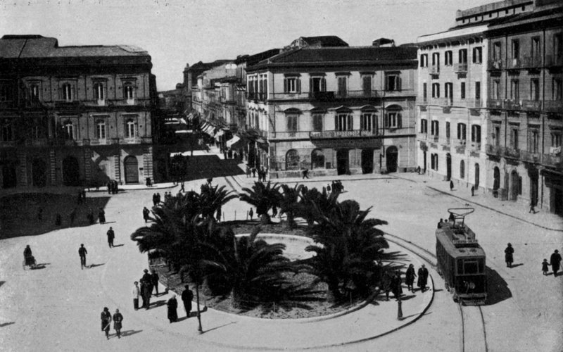 Tarento, Plaza Giordano Bruno de Italian Photographer