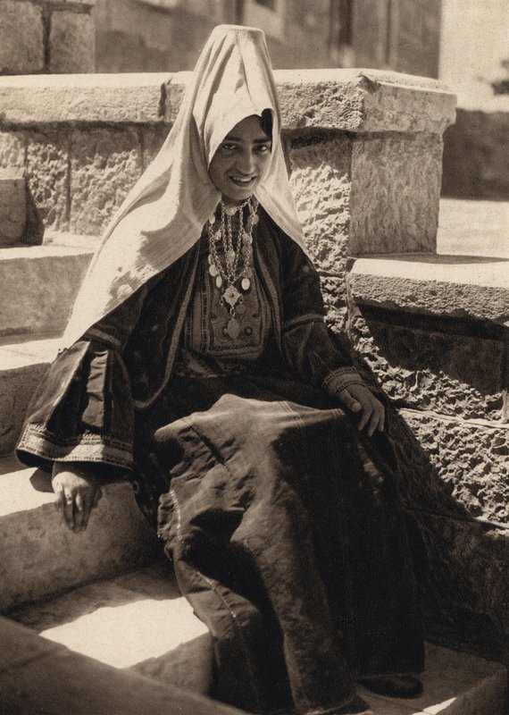 Belén, Mujer casada de Belén (foto b/n) de Karl Grober