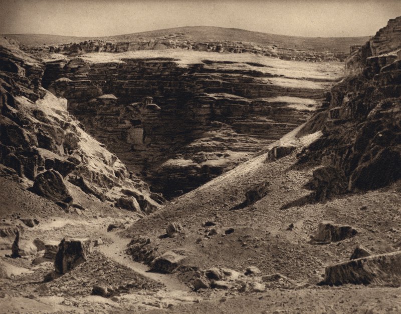 Wadi en-Nar (foto en blanco y negro) de Karl Grober