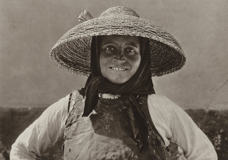 Rumanía: Liebling, mujer de Suabia (foto b/n) de Kurt Hielscher