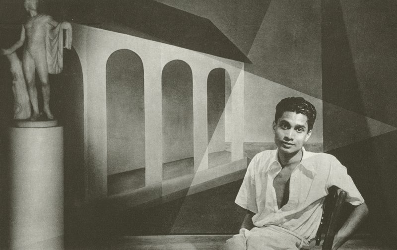 "Y nada me sorprende" (foto b/n) de Lionel Wendt