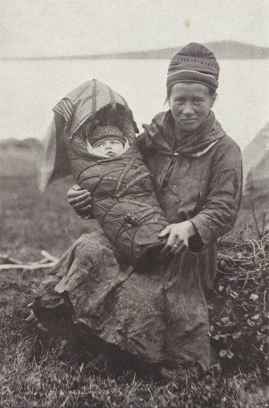 Madre lapona y bebé de Norwegian Photographer