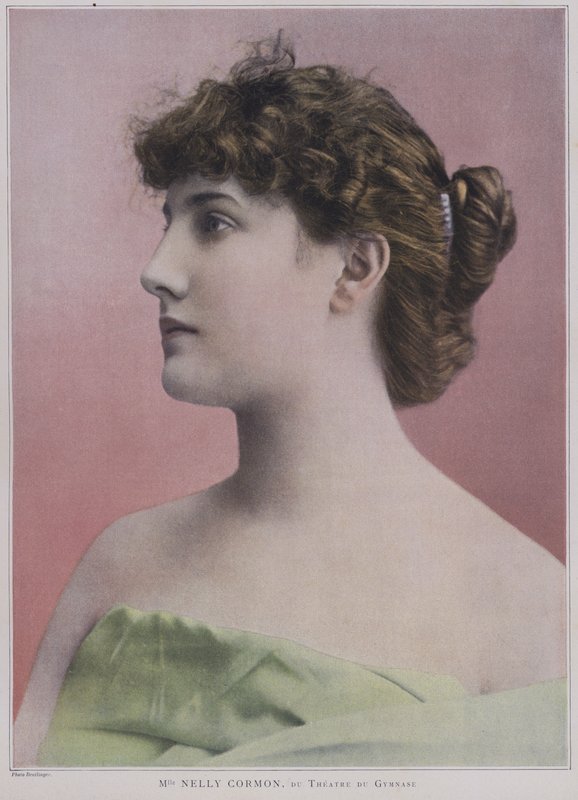 Nelly Cormon, actriz francesa de Reutlinger Studio