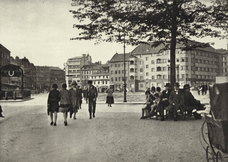Berlín: Bulow-Platz de Sasha Stone