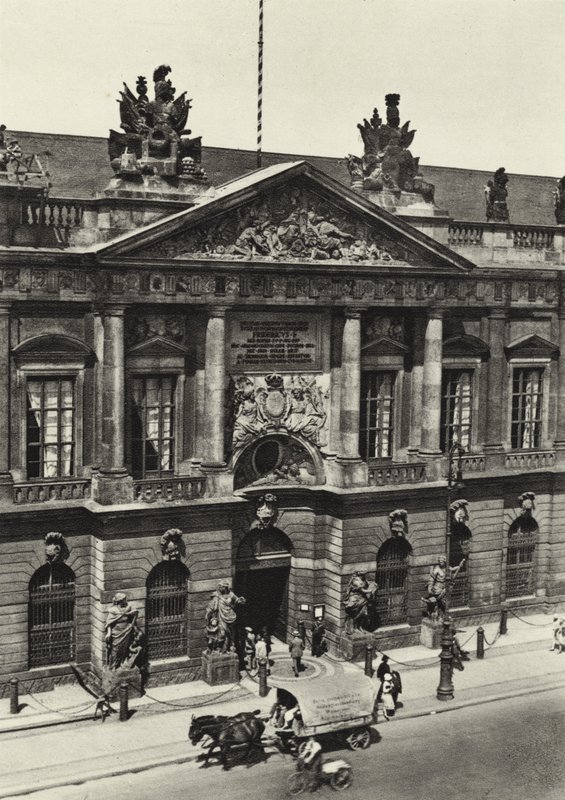 Berlín: Zeughaus; Arsenal de Sasha Stone